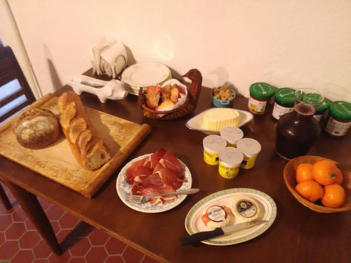 Le Vin De L'Ete Panzió Ponet-et-Saint-Auban Kültér fotó